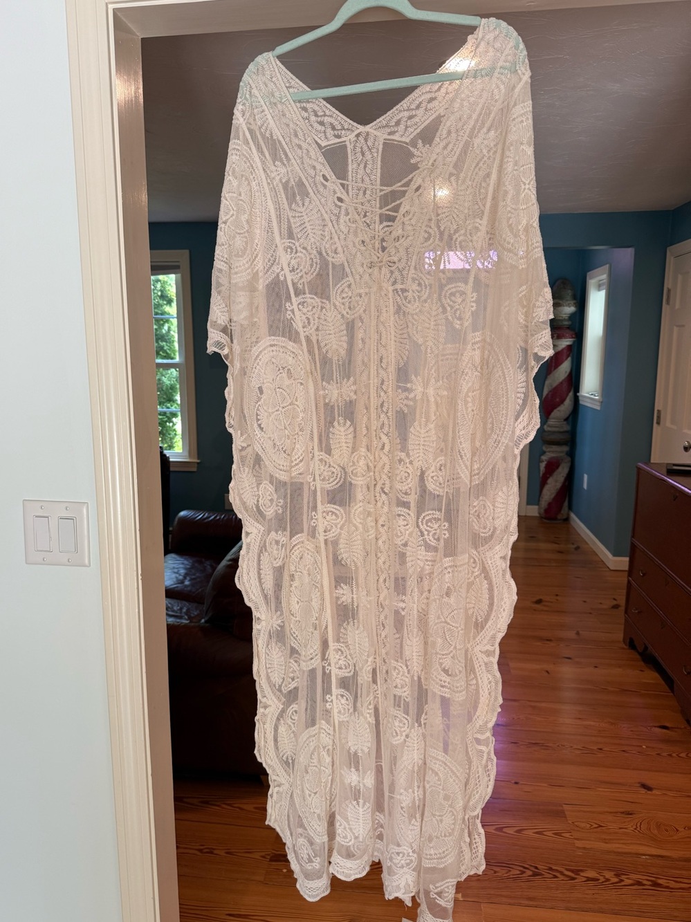 Beach Cover-Up - Excellent condition - One Size Fits All 🐚